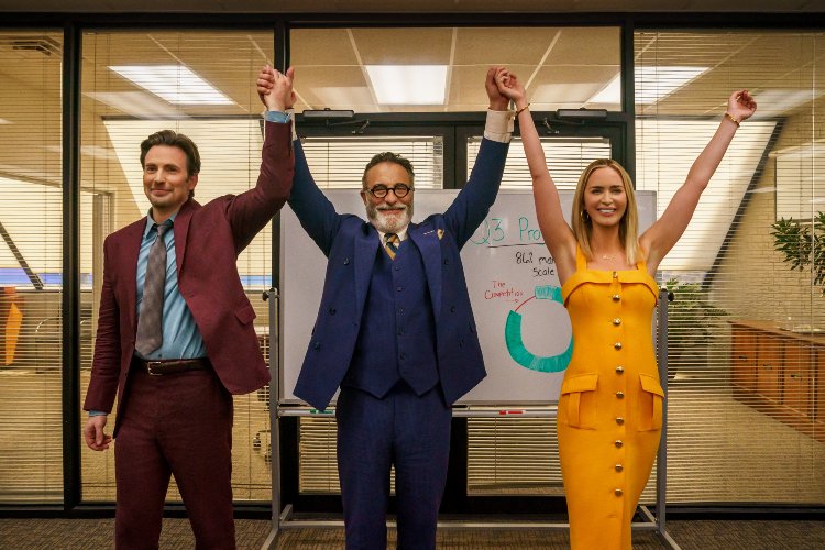 Chris Evans, Andy Garcia y Emily Blunt en Pain Hustlers