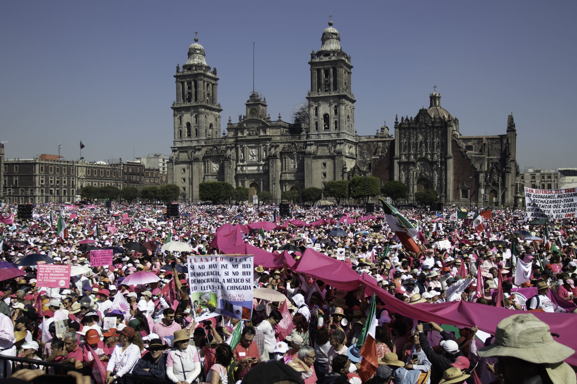 Marcha en defensa del INE el 26 de febrero de 2023. Foto: Cuartoscuro