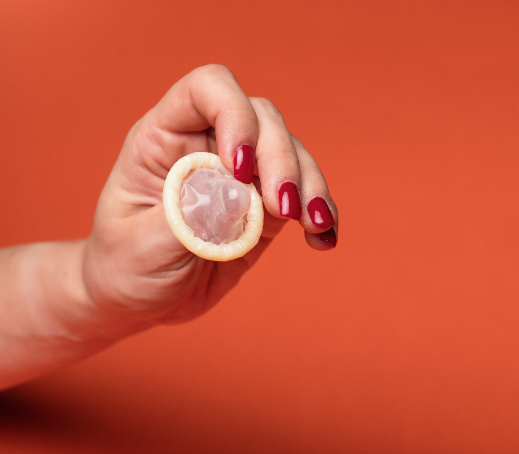 cómo me pongo un condón paso a paso