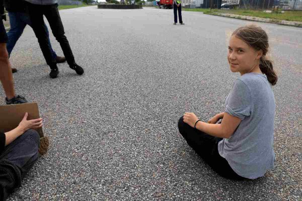 greta thunberg multa policía