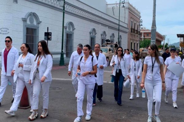 protesta médicos anestesiologo fentanilo