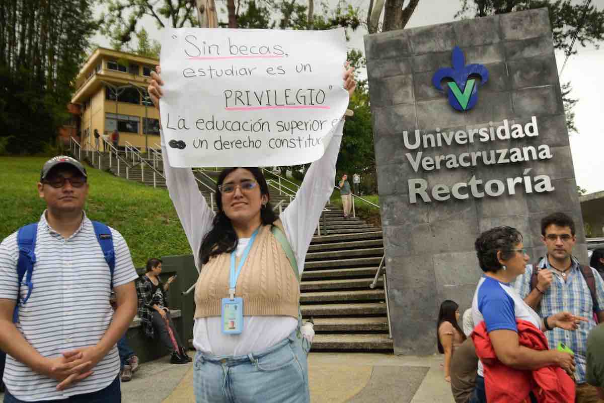 Universidades confirman recorte de becas de posgrado por orden de Conahcyt; piden reunirse con gobierno, ante afectaciones