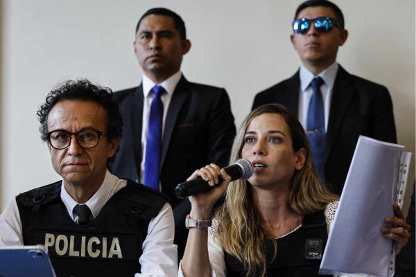 Christián Zurita junto a su compañera de fórmula, Andrea González Náder