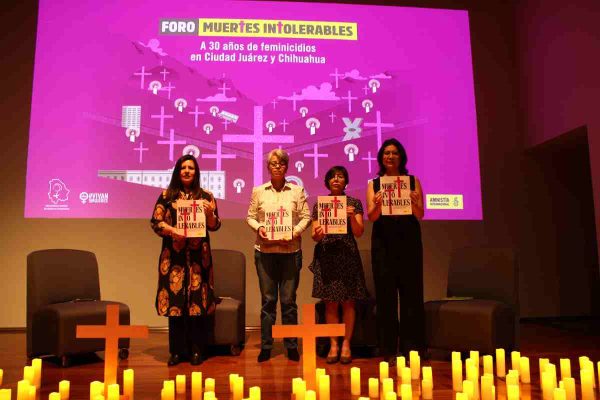 El foro Muertes Intolerables fue inaugurado por Erika Guevara Rosas, directora para las Américas de Amnistía Internacional (izquierda); Liliana Velázquez, expresidenta de Amnistía Internacional México; Edith Olivares Ferreto, actual directora de la sección mexicana, y Tania Reneaum Panszi, exdirectora de la sección mexicana.