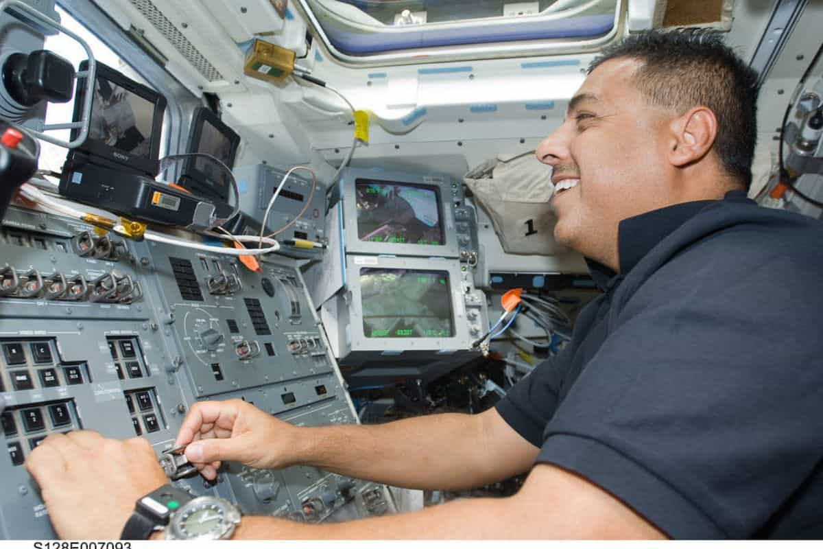 josé hernández nasa