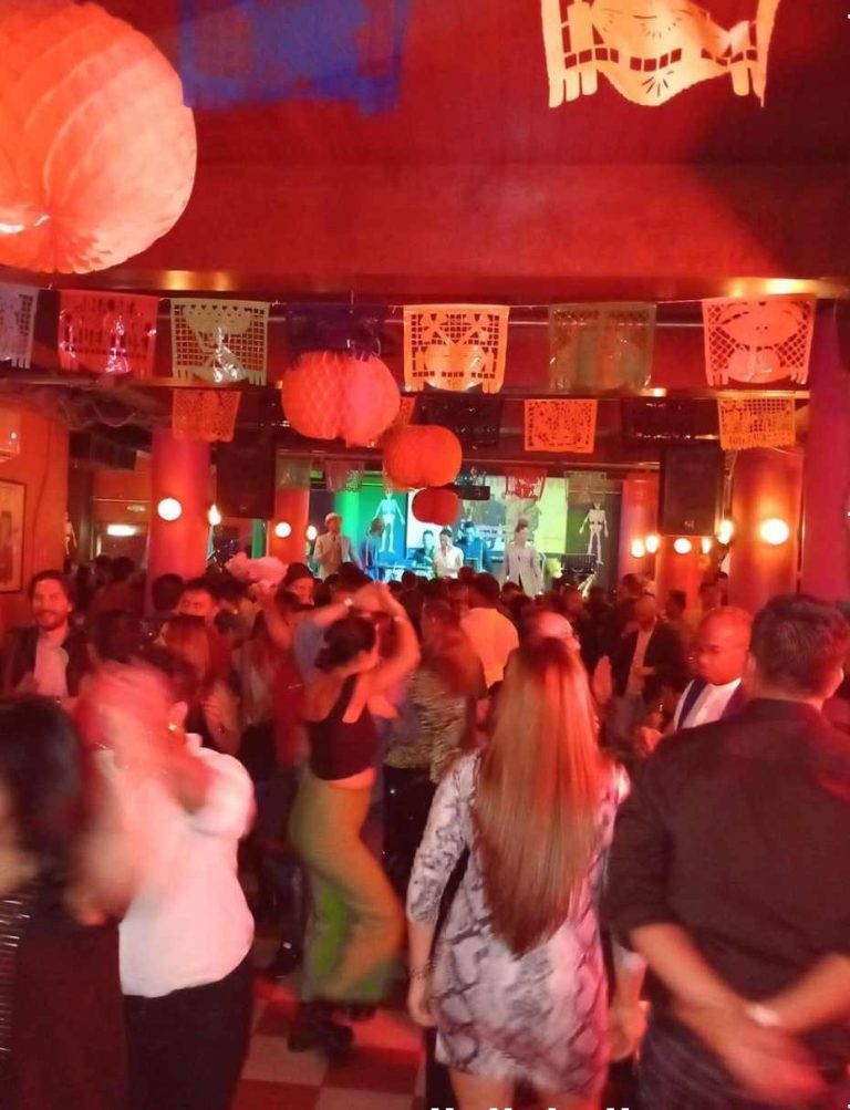 Saca tus pasos prohibidos en estos lugares para bailar salsa en CDMX
