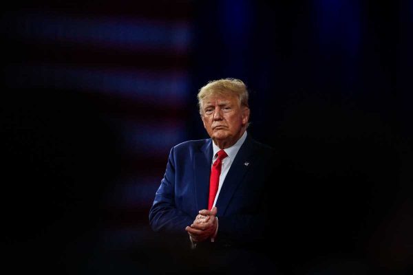 Donald Trump candidato presidencial EU para 2024.