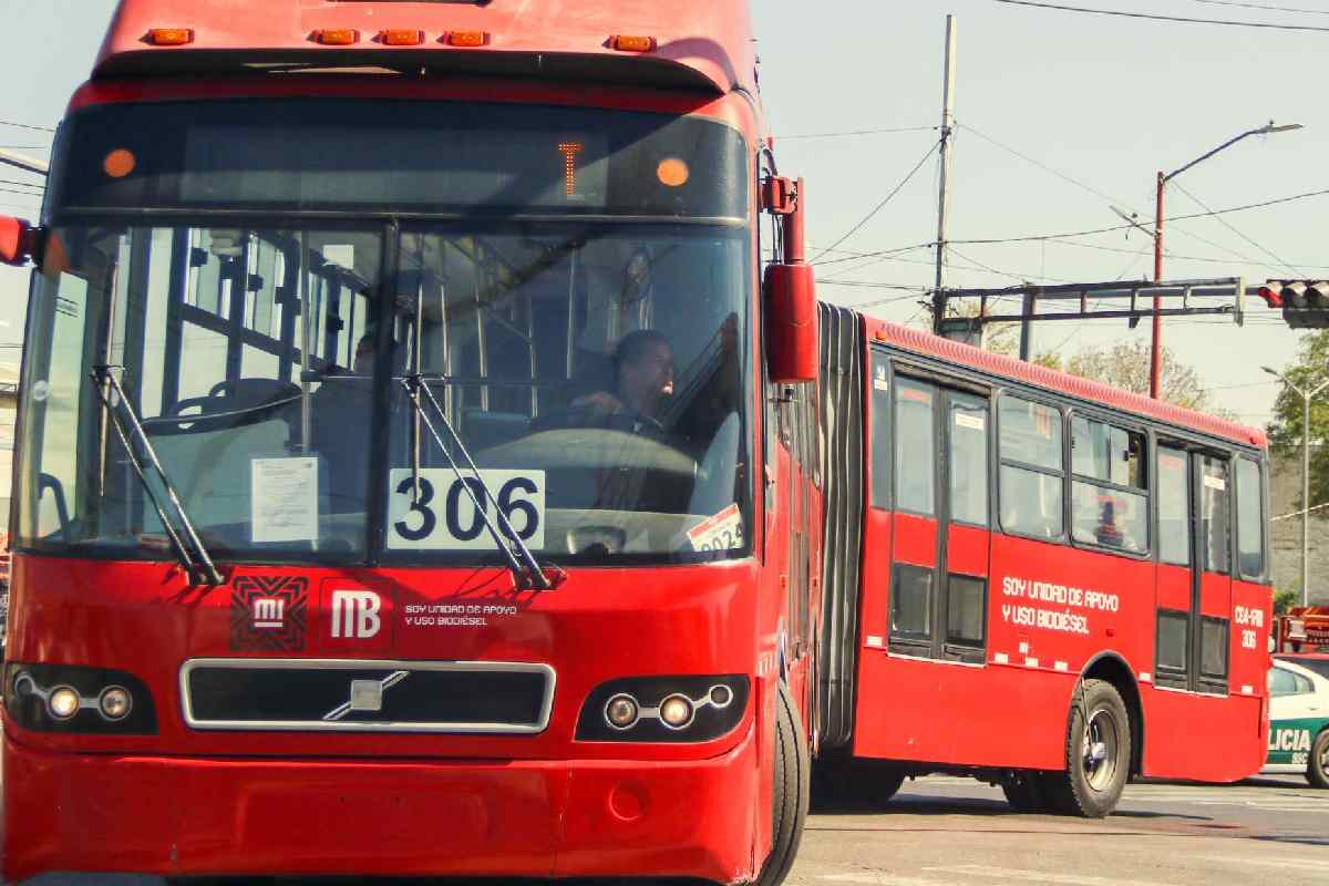 Horarios metro metrobús 15 y 16 septiembre