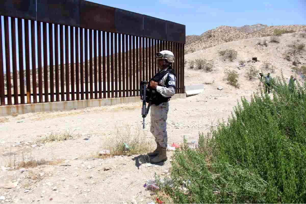 Elementos del Ejército vigilan el desierto en Chihuaha
