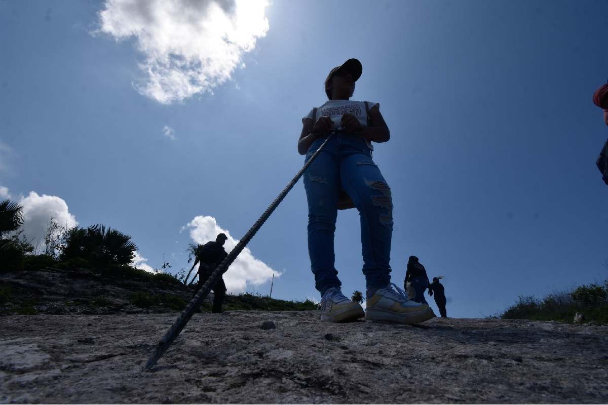 Colectivos de familiares de personas desaparecidas en búsqueda en campo
