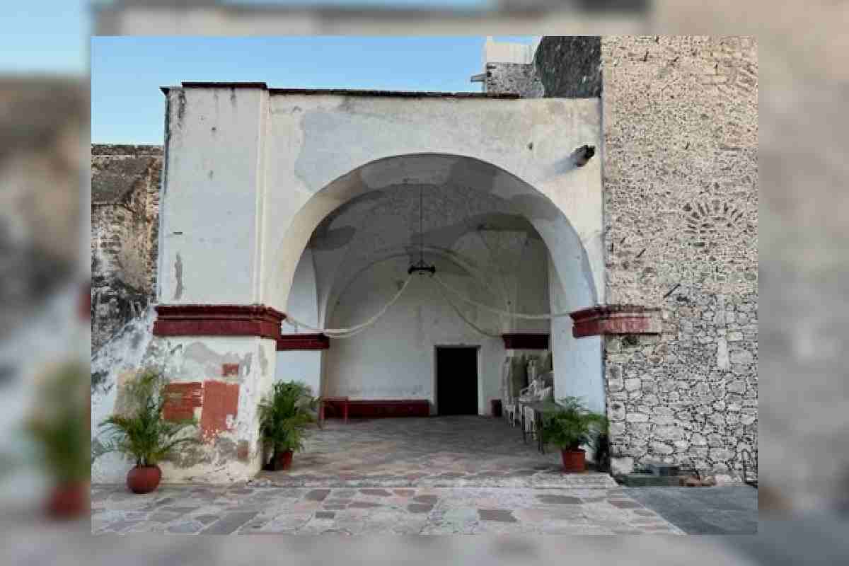 Exterior del Convento del siglo XVI en Yautepec, Morelos.