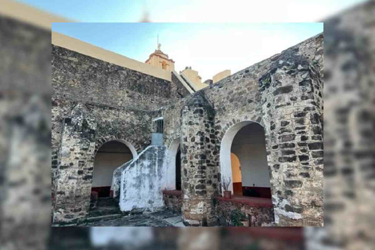 Arcos del patio del Convento de la Purificación, en Tlanepantla, Morelos.