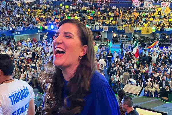 kenia lopez senadora