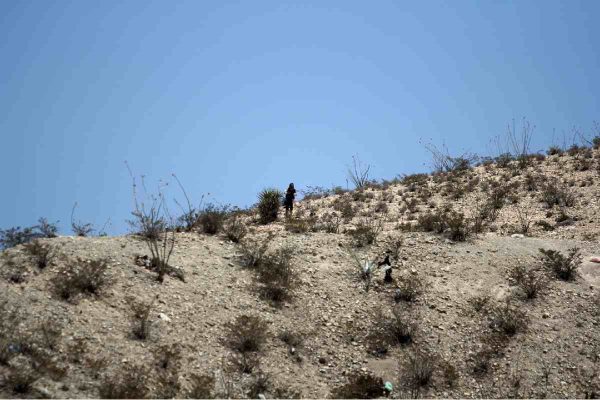 Vigilancia de militares en el desierto de Ciudad Juárez Chihuahua, frontera con Estados Unidos