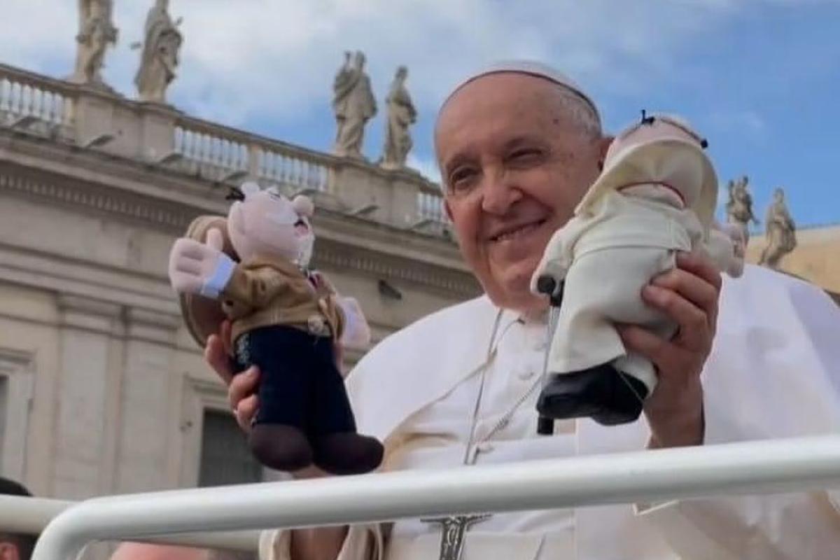 Dr Simi Papa Francisco