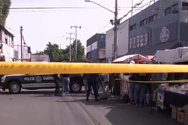 Zona cercada del asesinato de dos custodios en Guadalajara, Jalisco