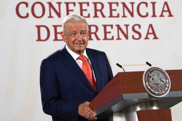 Javier Milei: desinformación, discurso antiderechos y críticas a AMLO