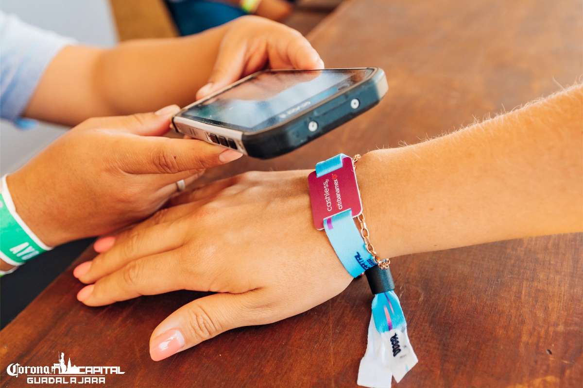 pulsera cashless corona capital