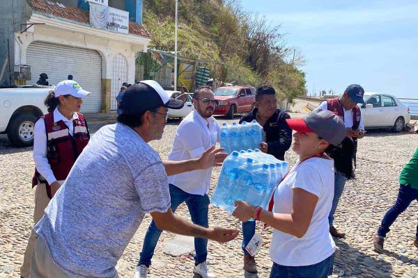 Ayuda humanitaria para afectados por el huracán Otis