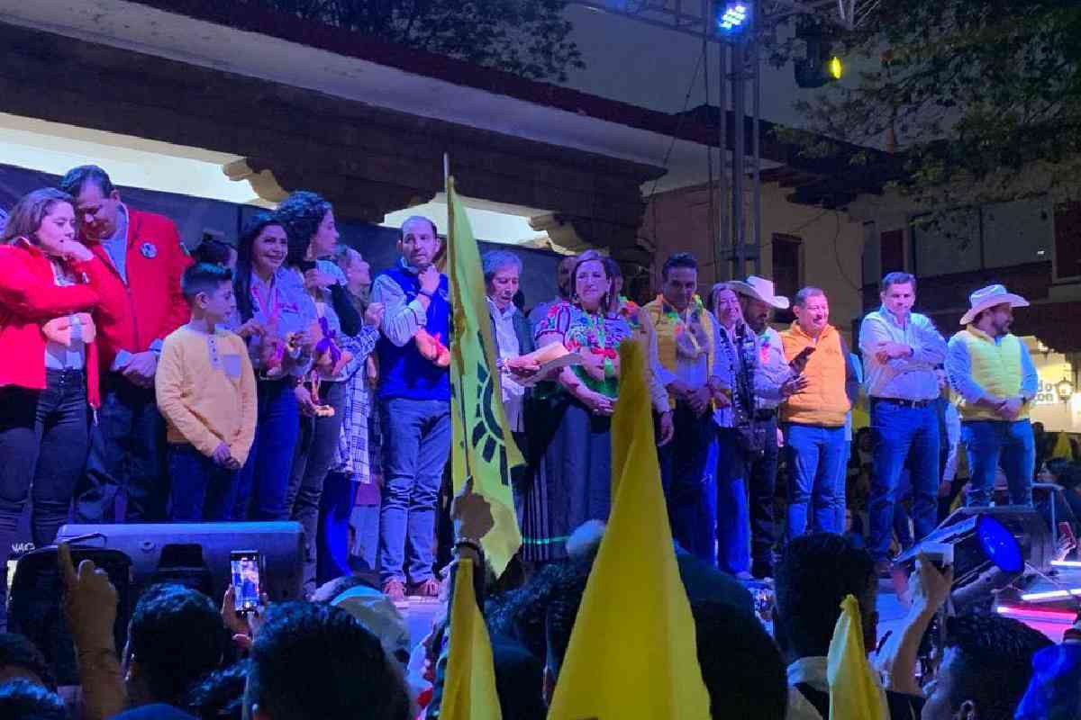 Enrique Godínez roban camioneta