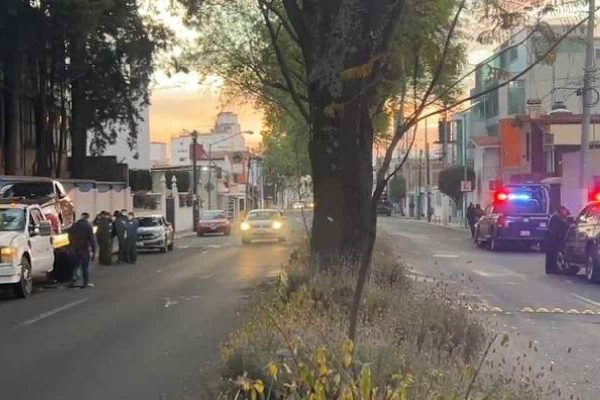 Calle de Toluca donde se enfrentaron policías municipales y estatales.