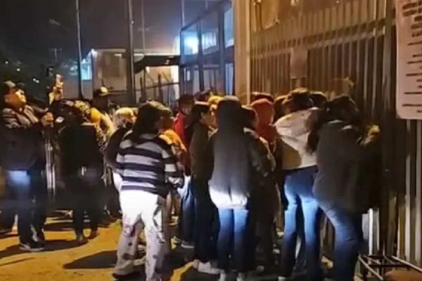 Familiares de internos del Cereso de Cajeme, Sonora.