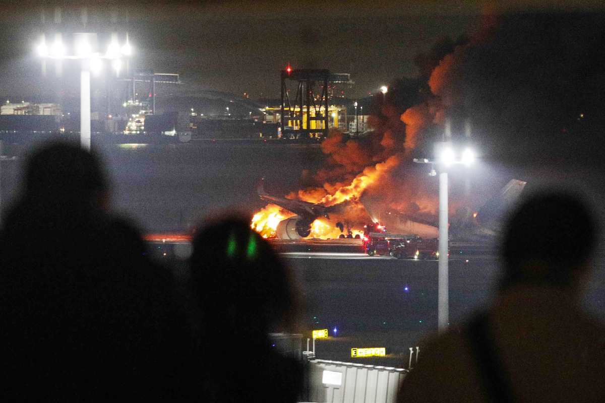 japon-colision-aviones-aeropuerto-tokio-muertos