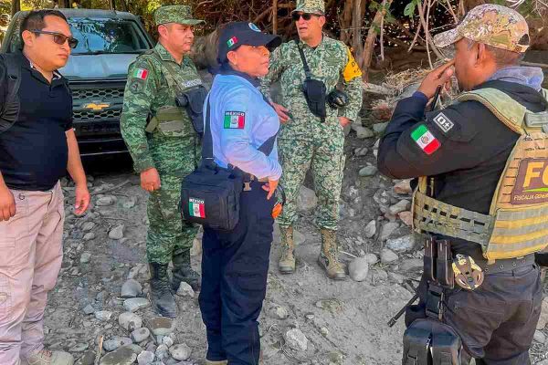 Autoridades de seguridad en operativo en Heliodoro Castillo, Guerrero