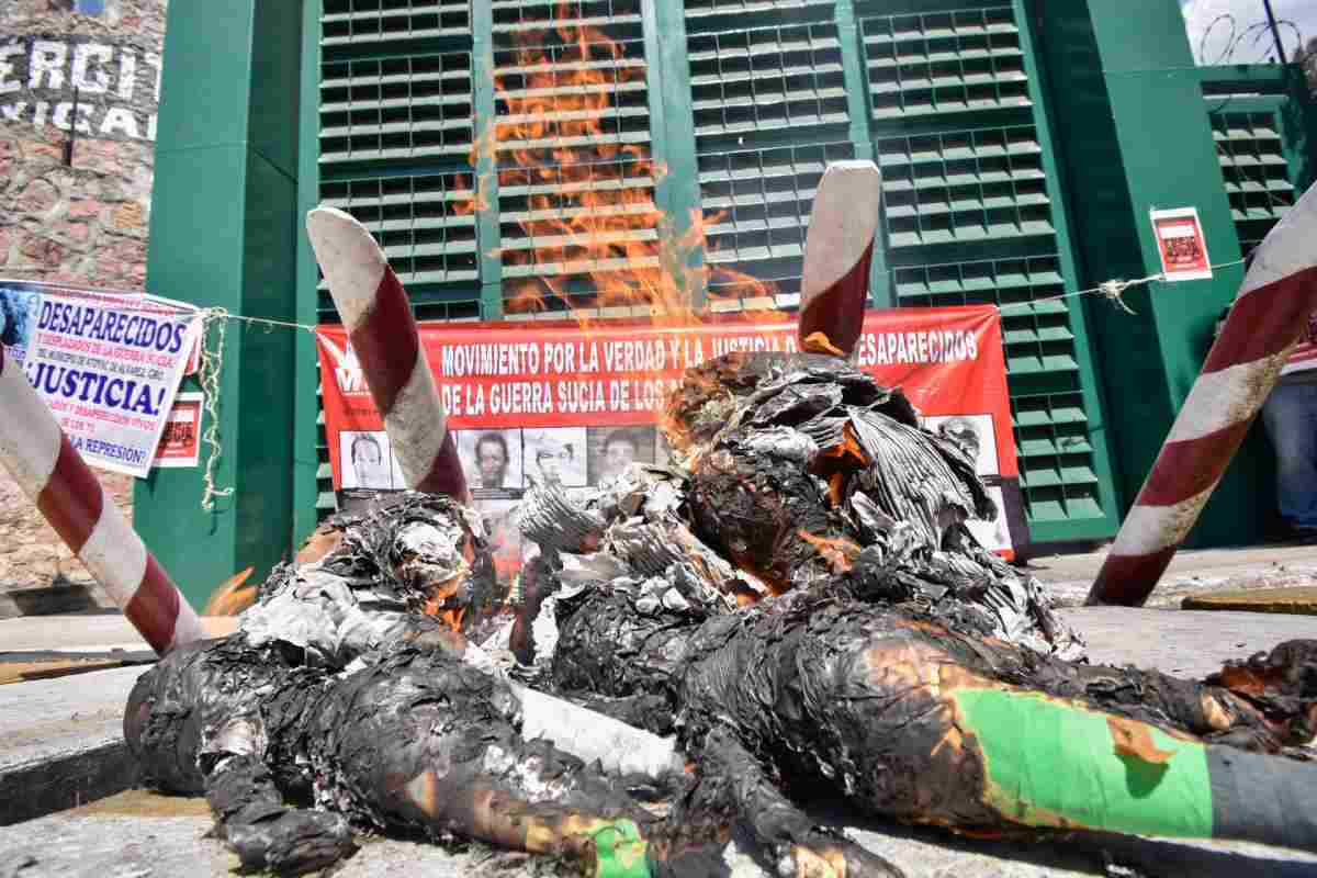 protesta guerra sucia ejercito