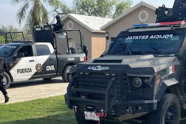 Fuerzas de seguridad estatal desplegadas en Doctor Coss, Nuevo León.