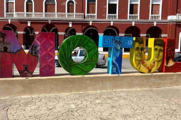 Plaza principal de Motul, Yucatán.