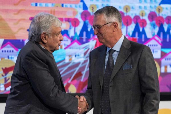 Andrés Manuel López Obrador (AMLO) y el empresario Ricardo Salinas Pliego.