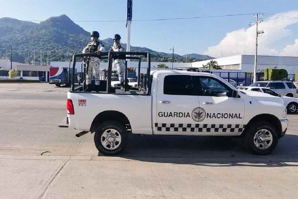 Elememtos de la Guardia Nacional desplegados en Acapulco, Guerrero.