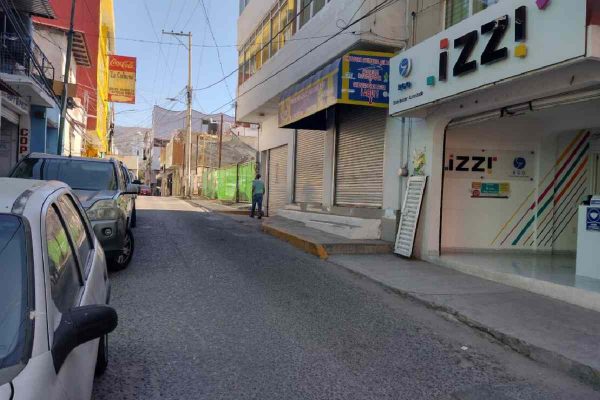 Negocios cerrados en Chilpancingo, Guerrero debido a la violencia.