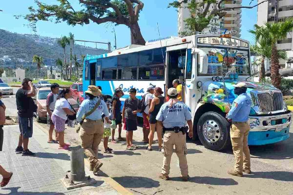 operativos de seguridad para el transporte público en Acapulco, Guerrero.
