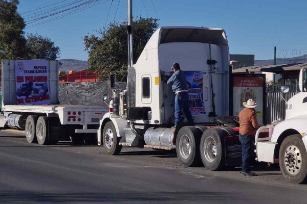 Movilización de transportistas en exigencia de seguridad en carreteras.
