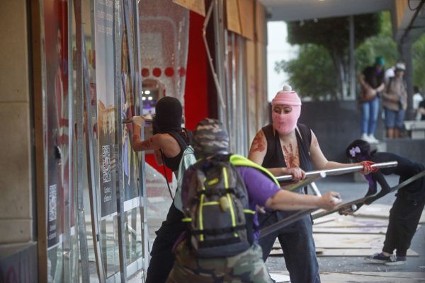 Miles de tapatías marcharon del centro de la ciudad hasta la Glorieta de los desaparecidos, esto en el marco del Día Internacional de la Mujer
