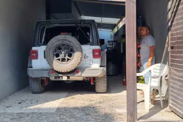 Daños tras los disparos a la casa del precandidato a la alcaldía de Alcozauca, Guerrero.