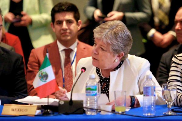 canciller de méxico en reunión sobre haití