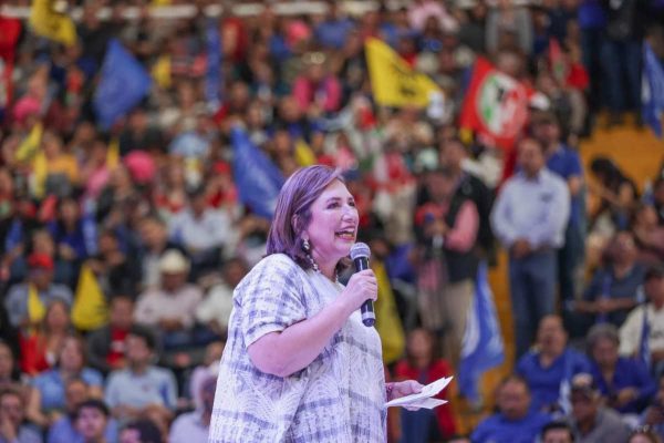 Xochitl de nuevo campaña en medios al INE para informar que programas sociales no son de un solo partido