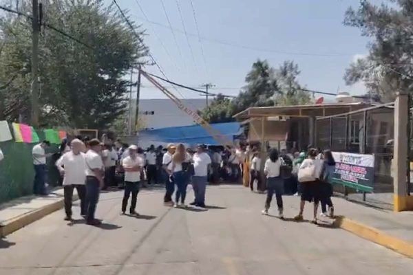 Trabajadores de la Fiscalía de Guerrero en paro.