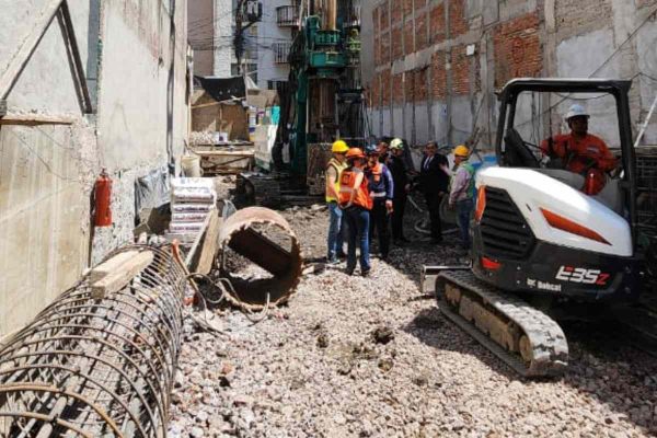 Construcción sobre Línea 12 del Metro