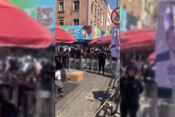 golpean trabajadores ciegos