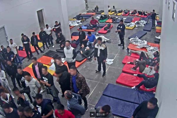 interior celda estación migratoria ciudad juárez