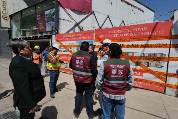 Obra en construcción arriba de la Línea 12