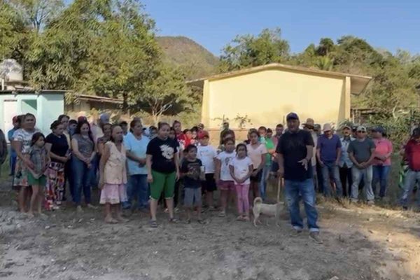 Pobladores de Tecpan y Coyuca, Guerrero, denuncian ataques con drones.