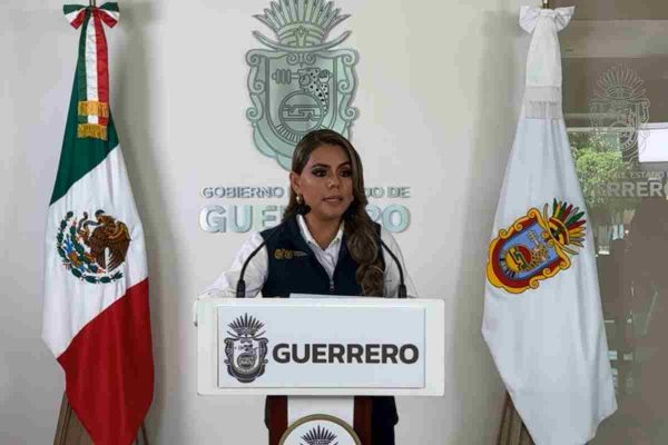 renuncian secretarios Guerrero