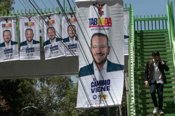 Propaganda de Santiago Taboada, candidato del PAN-PRI-PRD a la CDMX