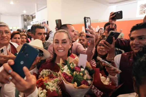 Claudia Sheinbaum a su llegada a Guanajuato.