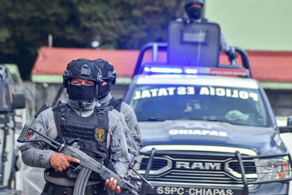 Operartivo de fuerzas de seguridad en la región de Los Altos de Chiapas por la violencia.
